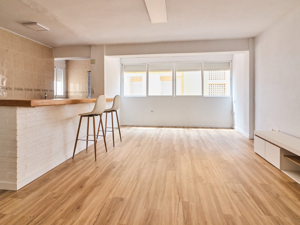 2 Bed Middle Floor Apartment in La Mata