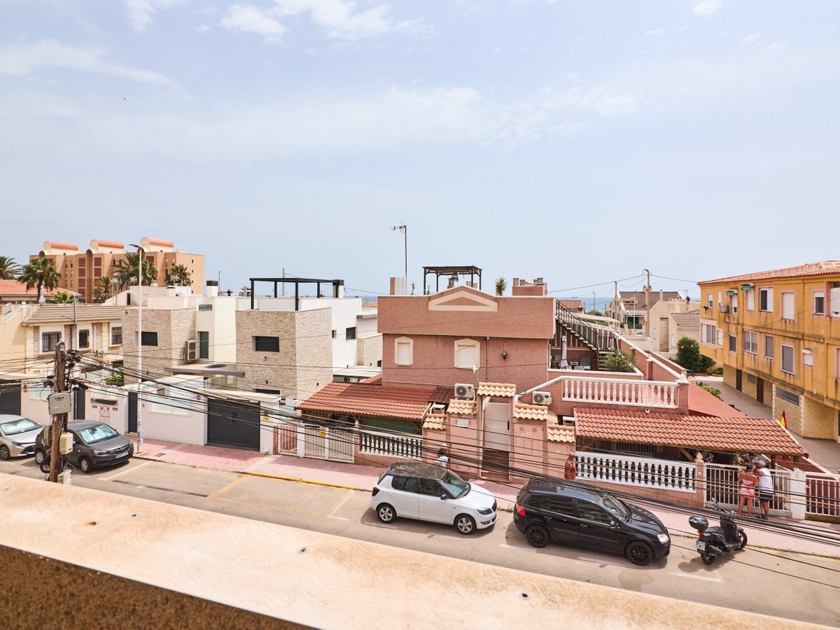 2 Bed Middle Floor Apartment in La Mata