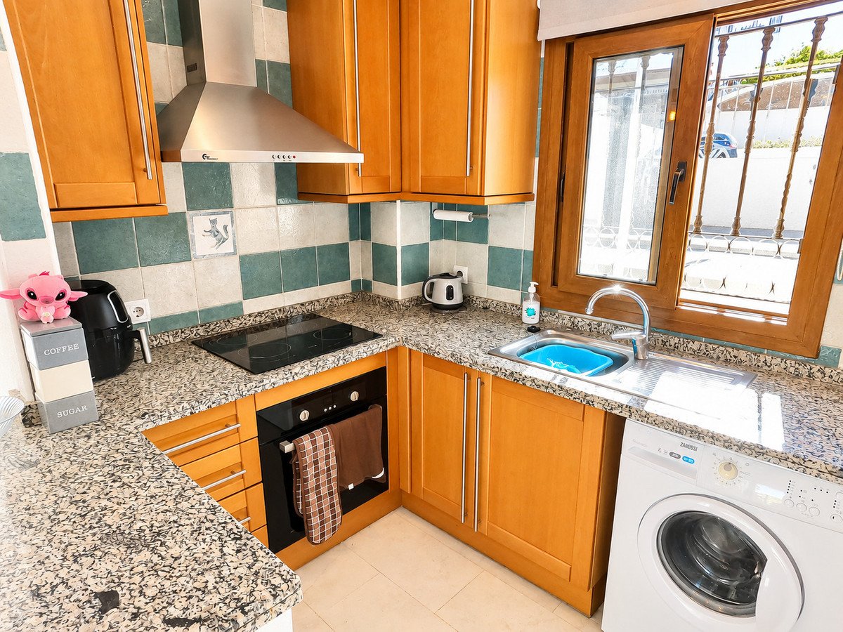 2 Bed Middle Floor Apartment in La Finca Golf