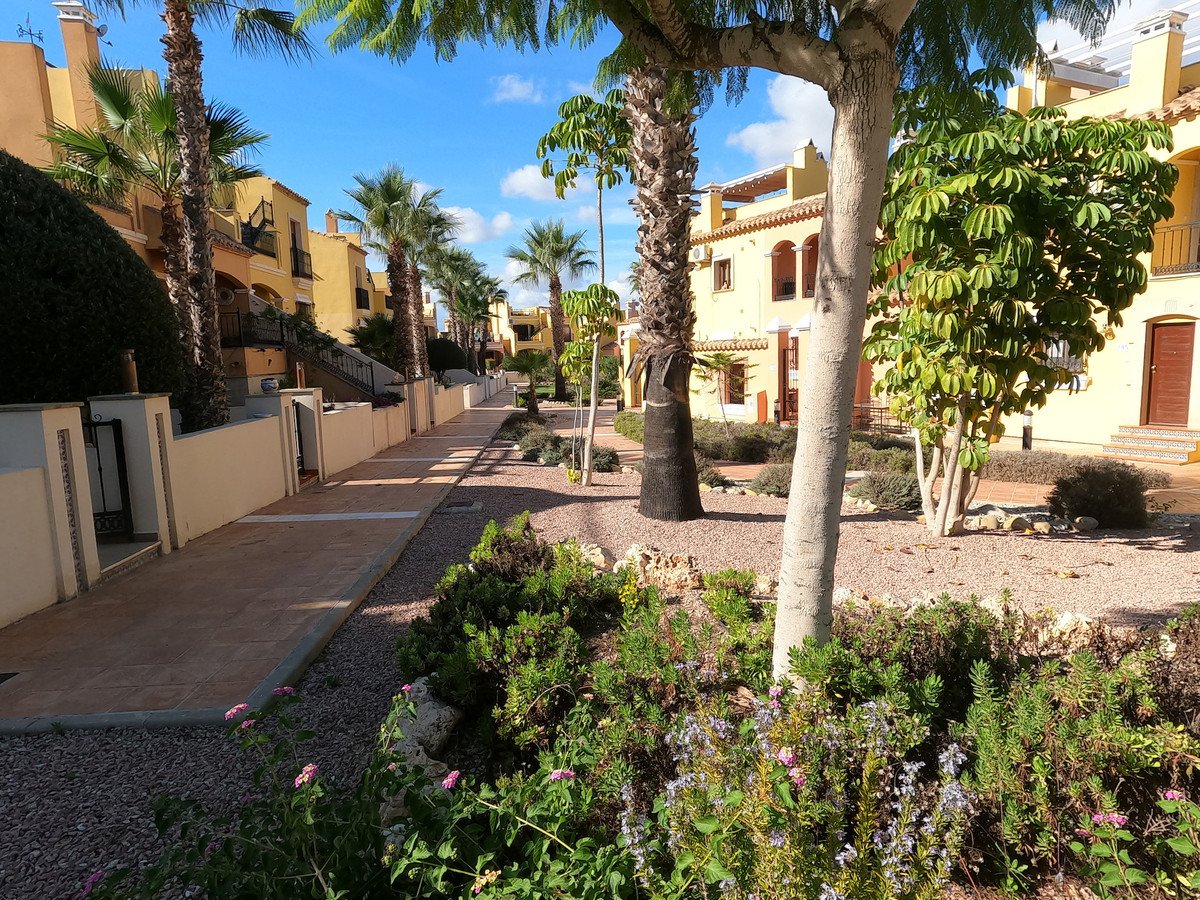 2 Bed Middle Floor Apartment in La Finca Golf