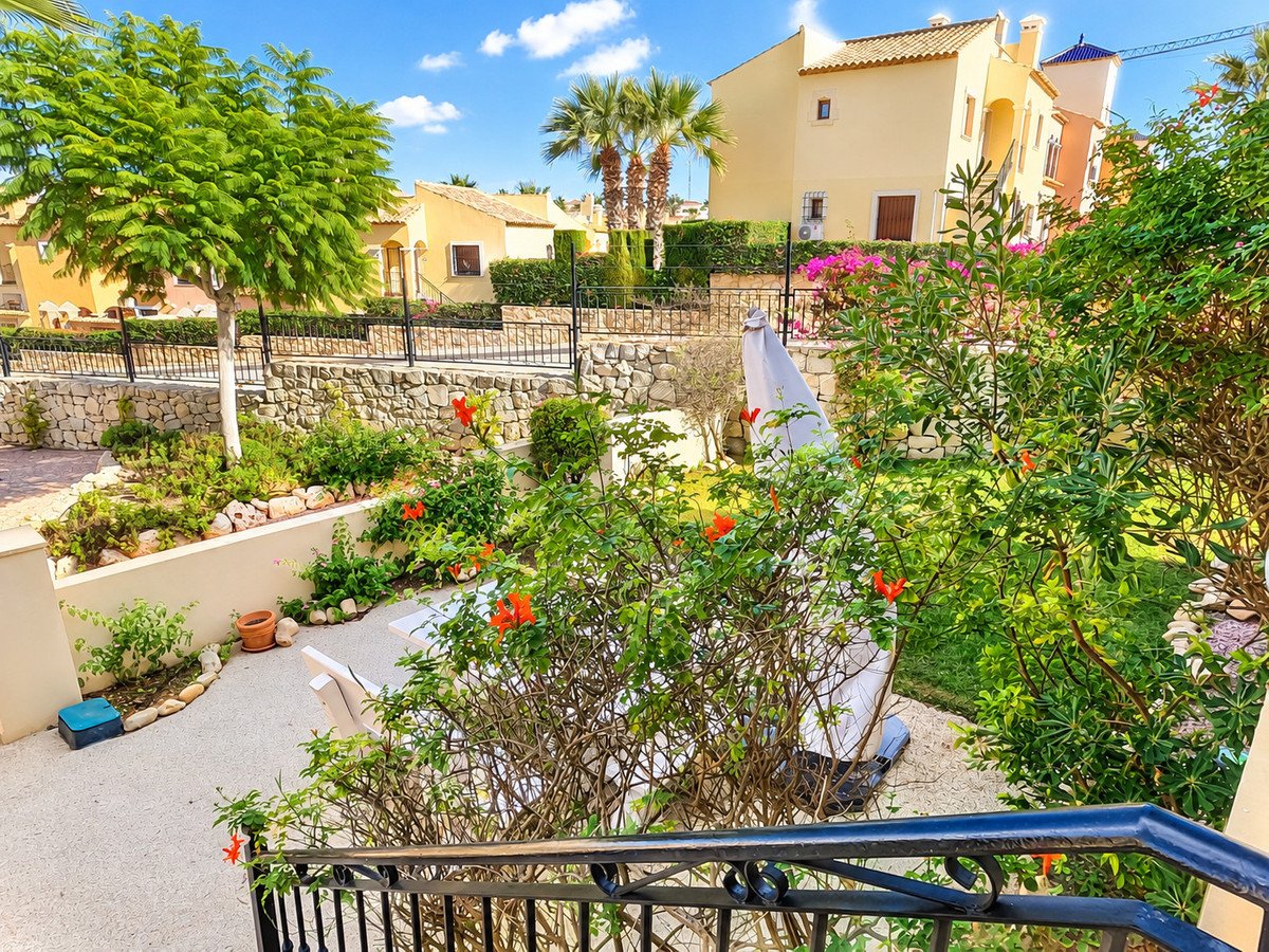 2 Bed Middle Floor Apartment in La Finca Golf