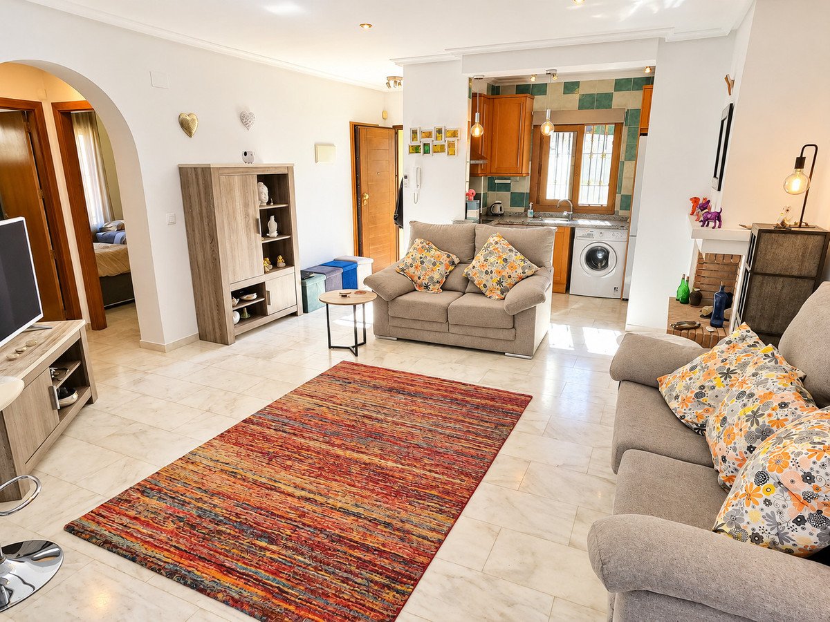 2 Bed Middle Floor Apartment in La Finca Golf