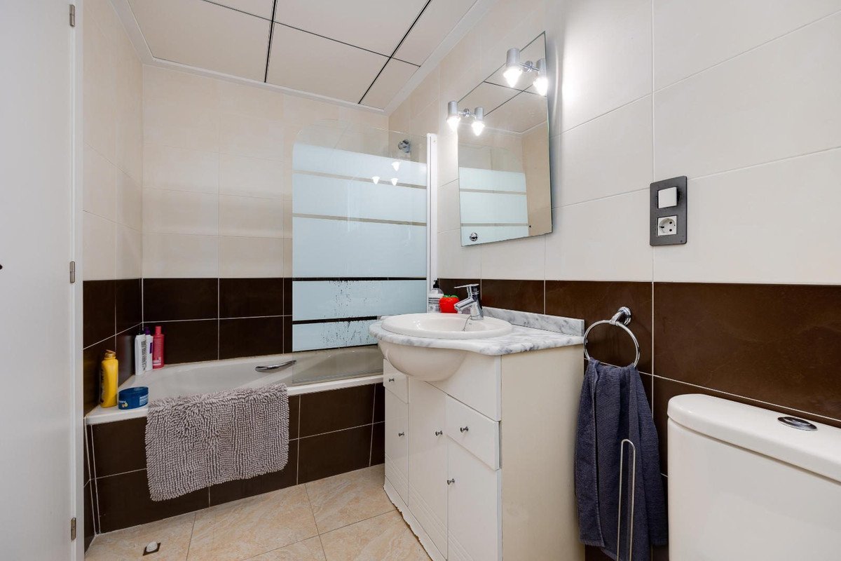 3 Bed Middle Floor Apartment in Torrevieja