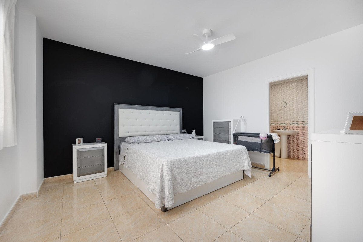 3 Bed Middle Floor Apartment in Torrevieja