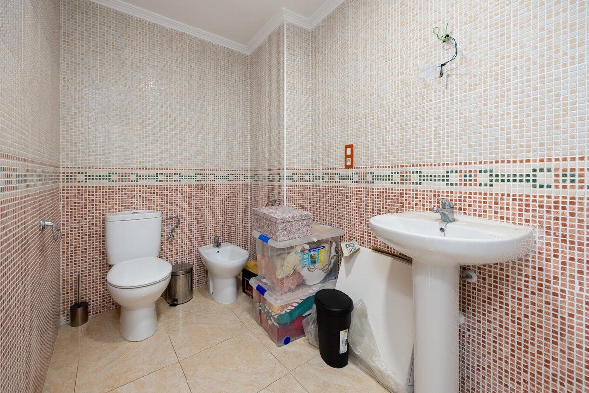 3 Bed Middle Floor Apartment in Torrevieja