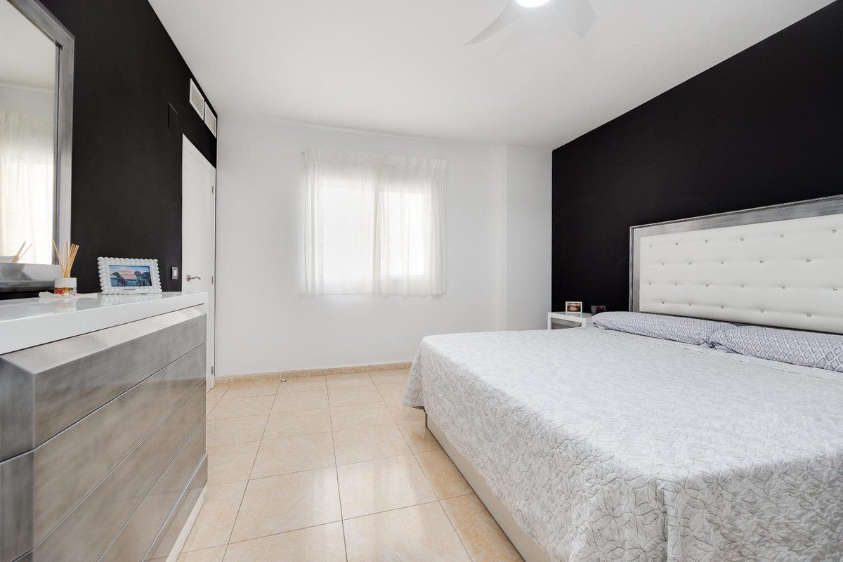 3 Bed Middle Floor Apartment in Torrevieja