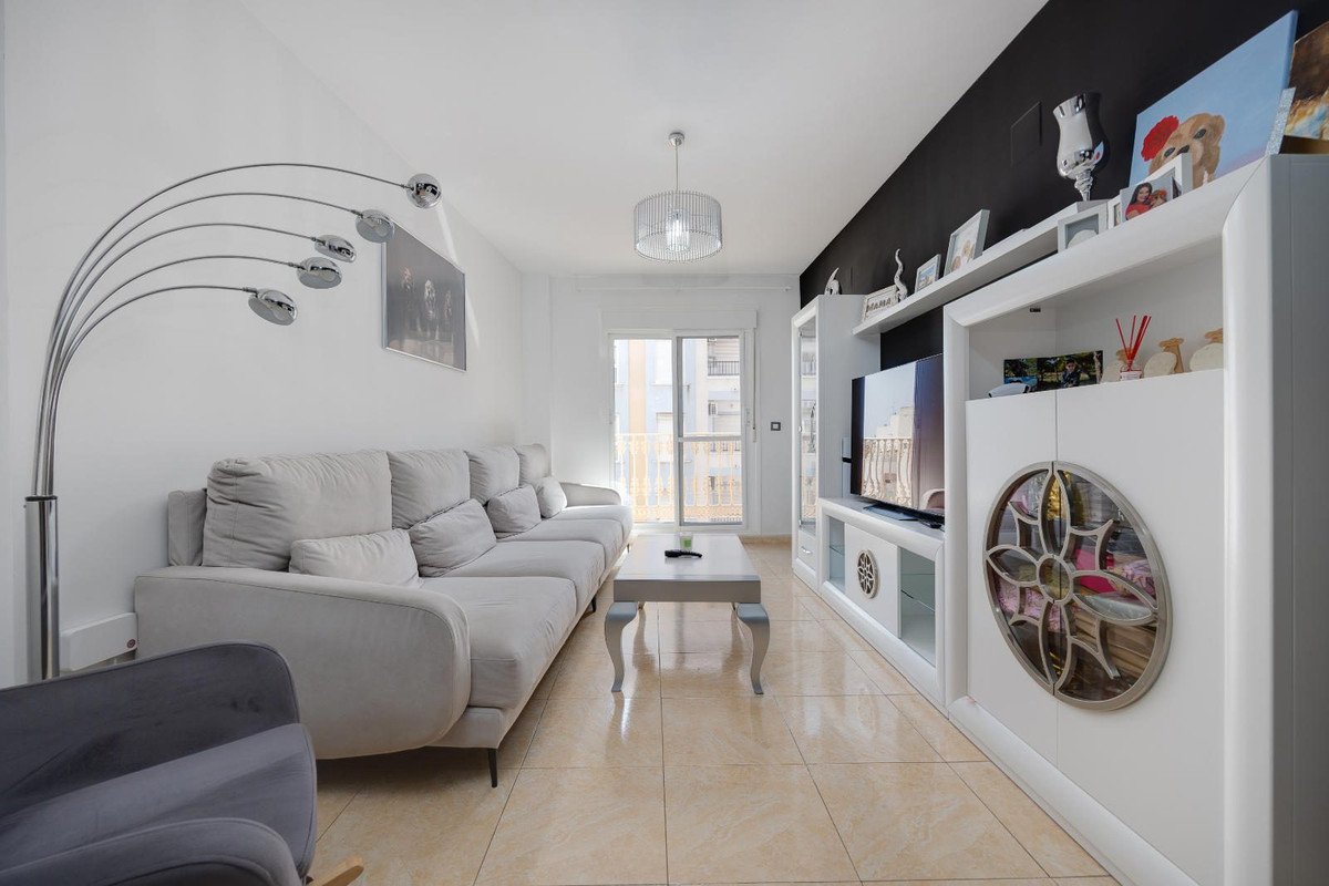 3 Bed Middle Floor Apartment in Torrevieja