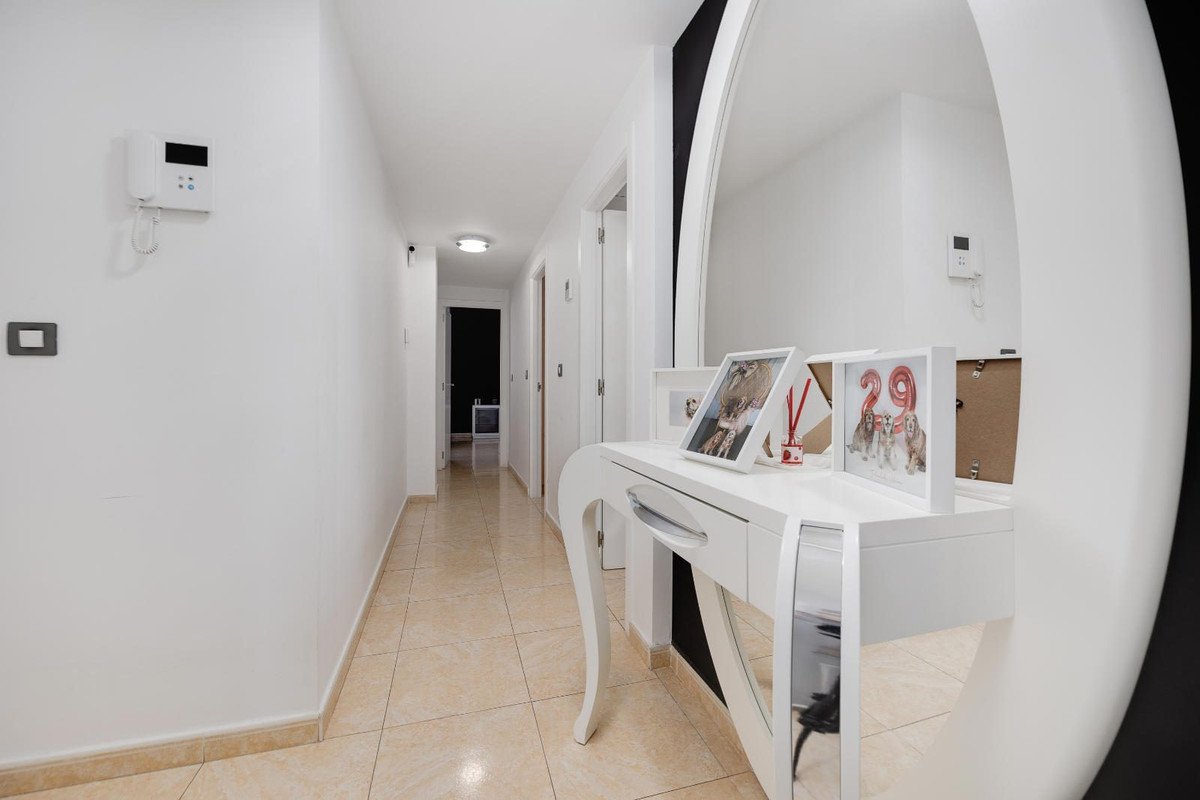 3 Bed Middle Floor Apartment in Torrevieja