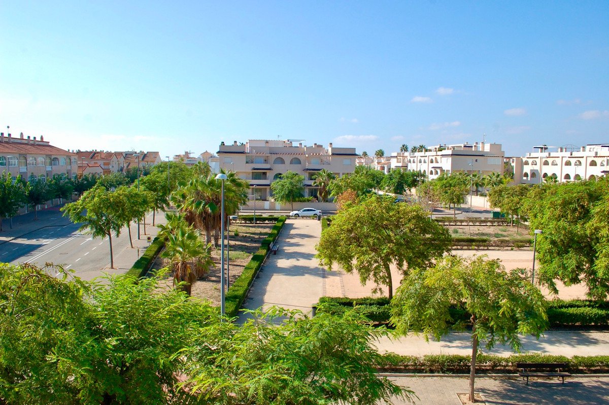 2 Bed Bungalow in Mil Palmeras