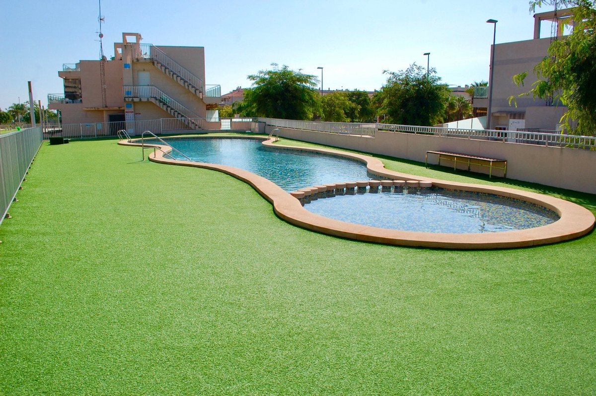 2 Bed Bungalow in Mil Palmeras