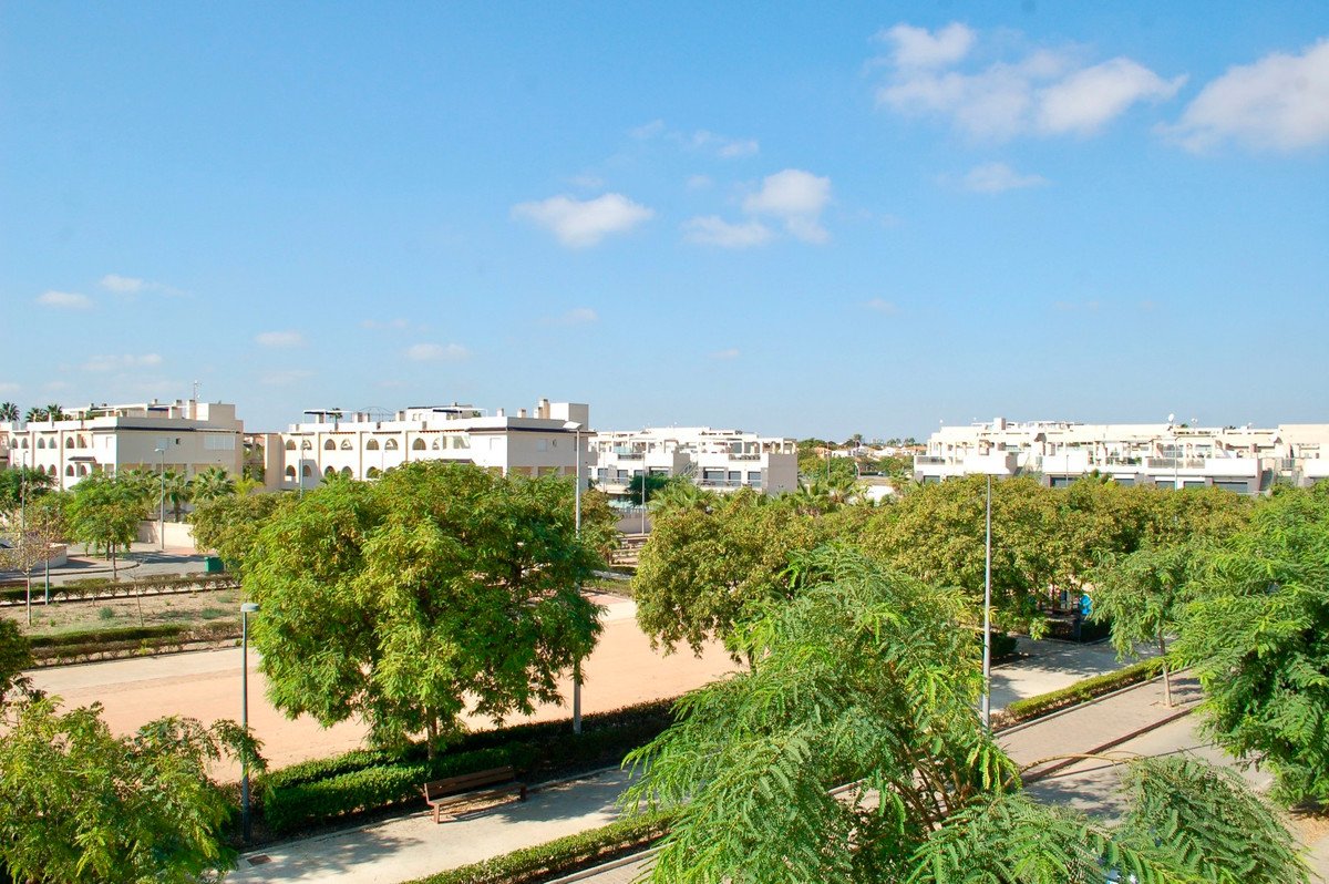 2 Bed Bungalow in Mil Palmeras