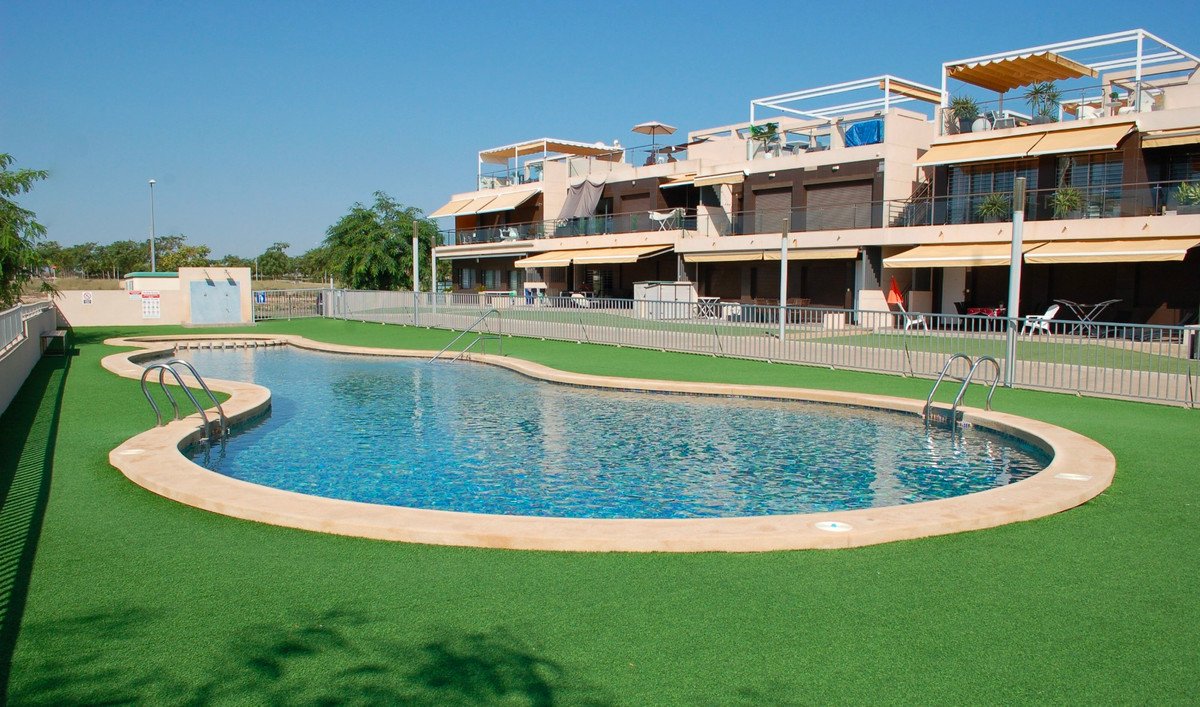 2 Bed Bungalow in Mil Palmeras
