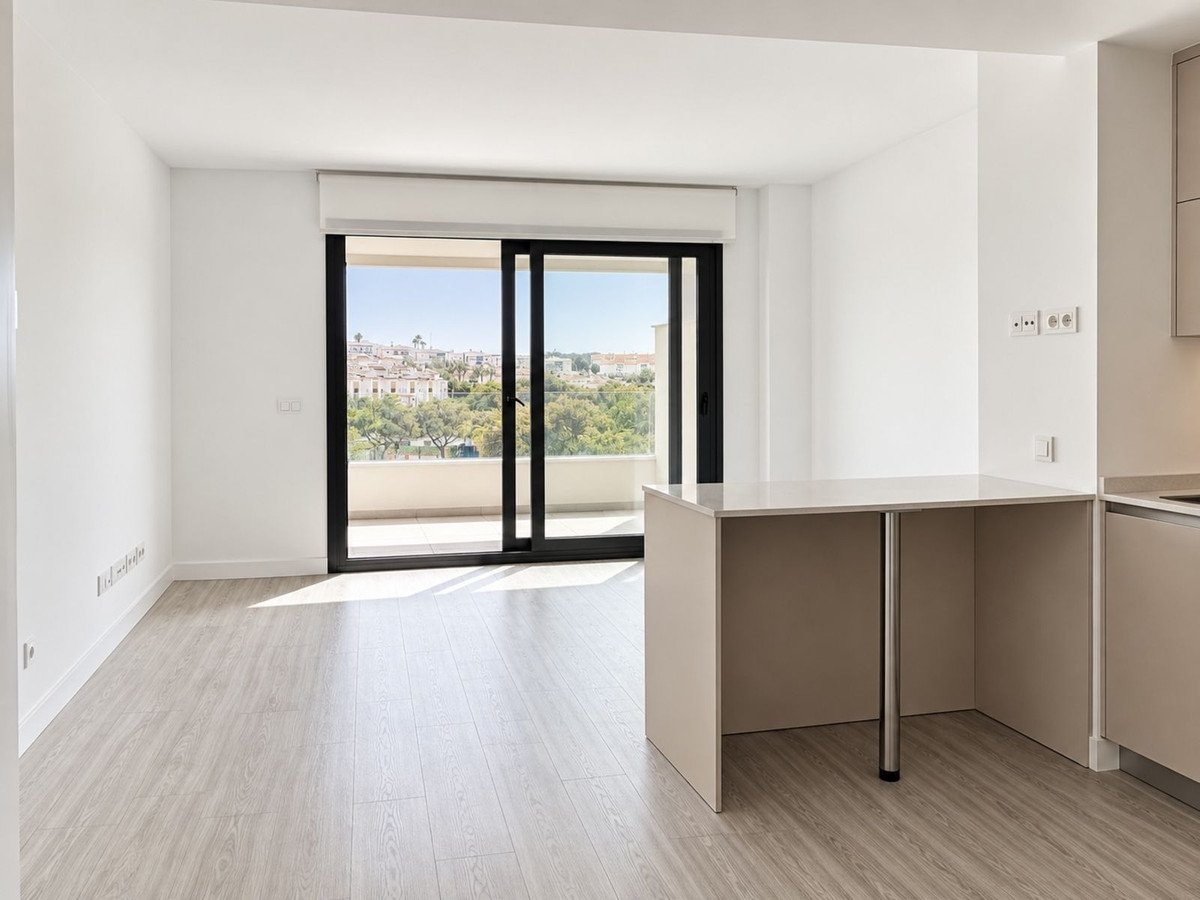 1 Bed Middle Floor Apartment in Estepona