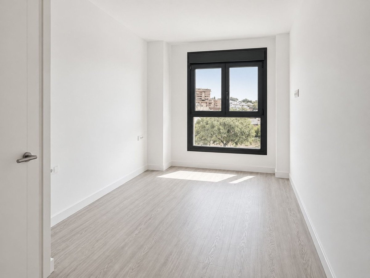 1 Bed Middle Floor Apartment in Estepona