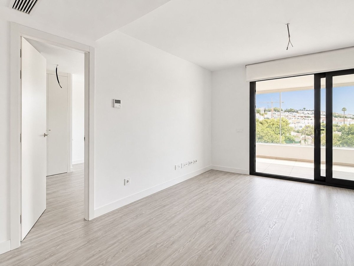 1 Bed Middle Floor Apartment in Estepona