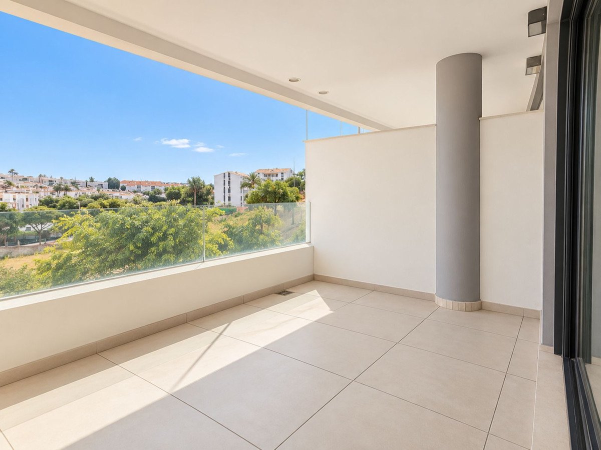 1 Bed Middle Floor Apartment in Estepona