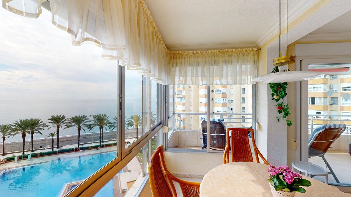 2 Bed Middle Floor Apartment in Algarrobo Costa