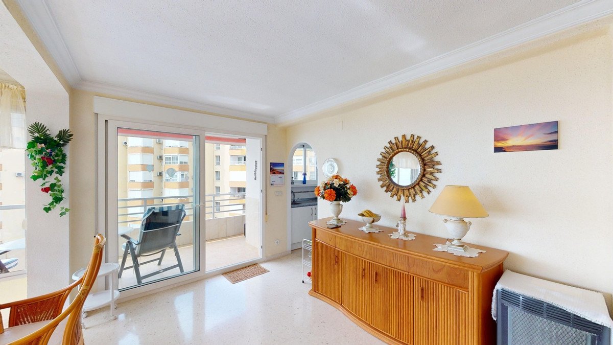 2 Bed Middle Floor Apartment in Algarrobo Costa