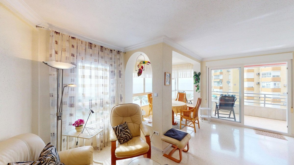 2 Bed Middle Floor Apartment in Algarrobo Costa