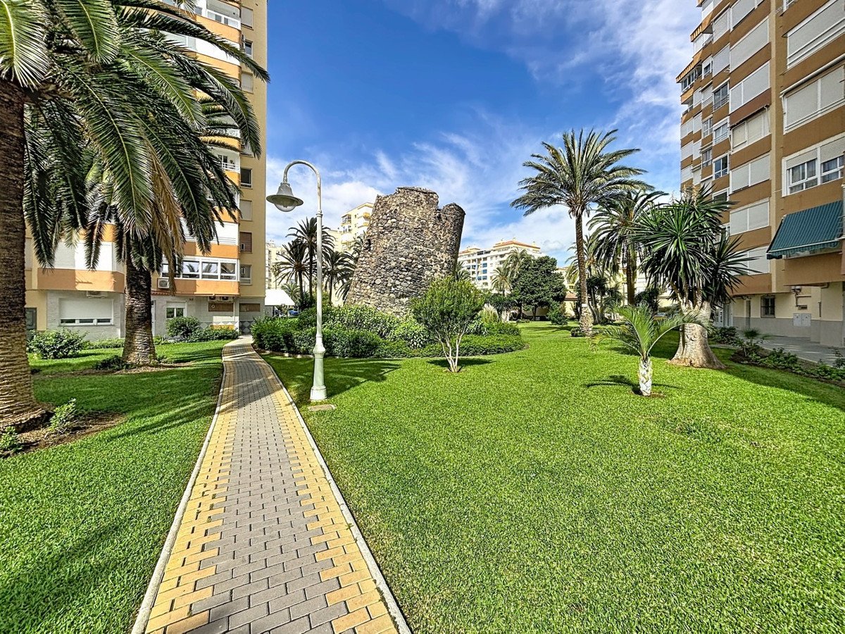 2 Bed Middle Floor Apartment in Algarrobo Costa