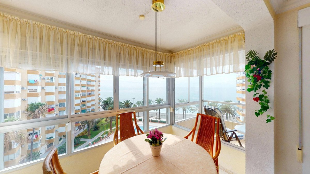 2 Bed Middle Floor Apartment in Algarrobo Costa