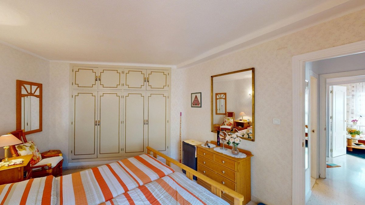 2 Bed Middle Floor Apartment in Algarrobo Costa