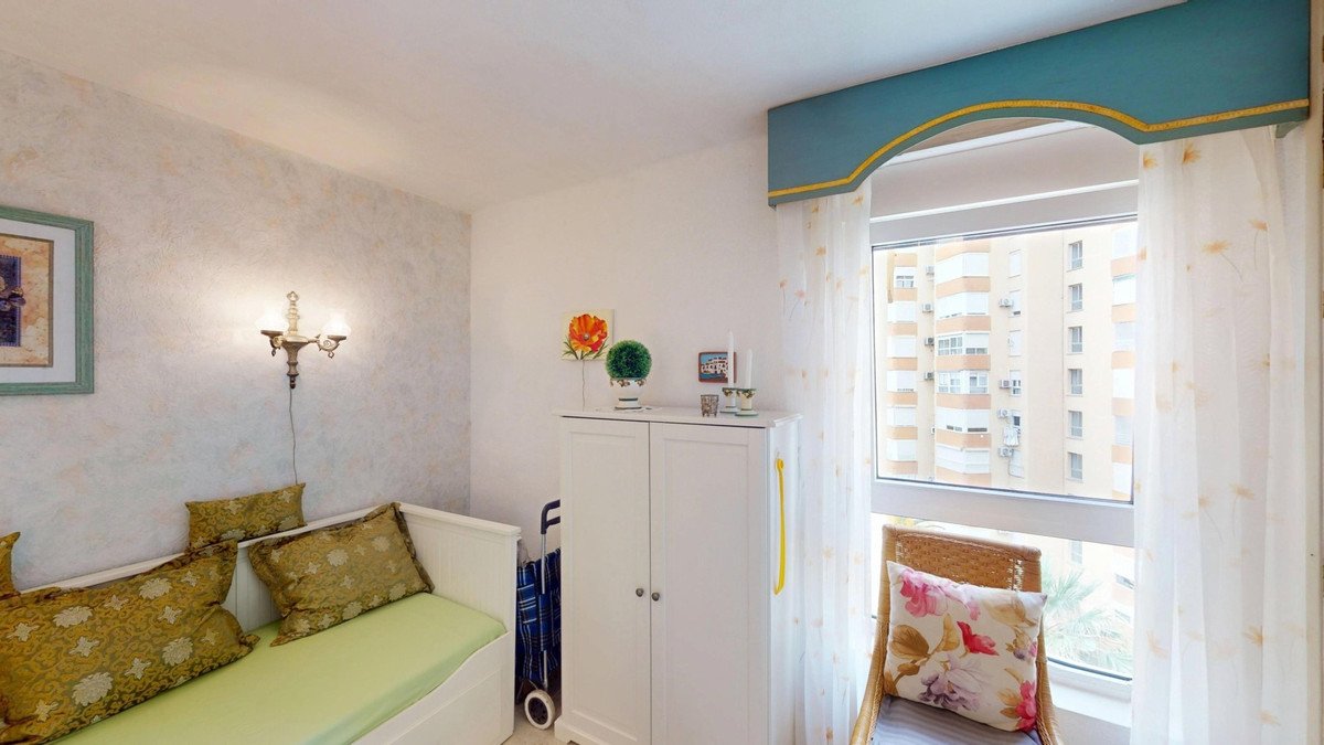 2 Bed Middle Floor Apartment in Algarrobo Costa