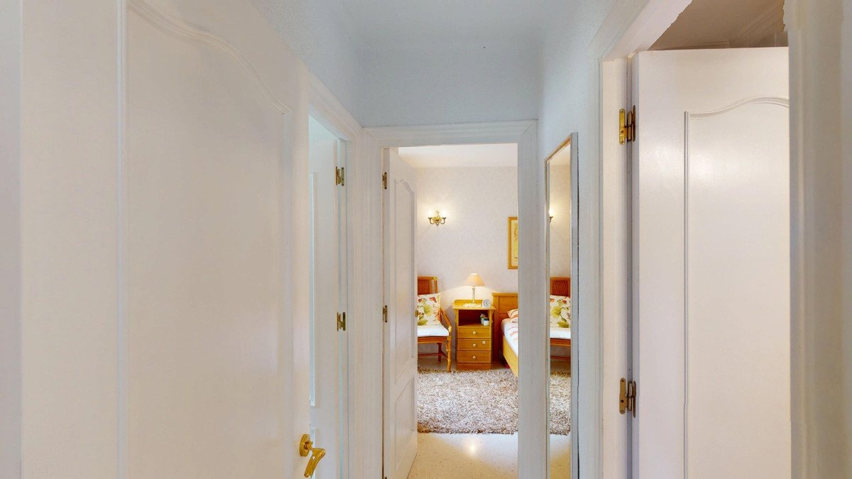2 Bed Middle Floor Apartment in Algarrobo Costa