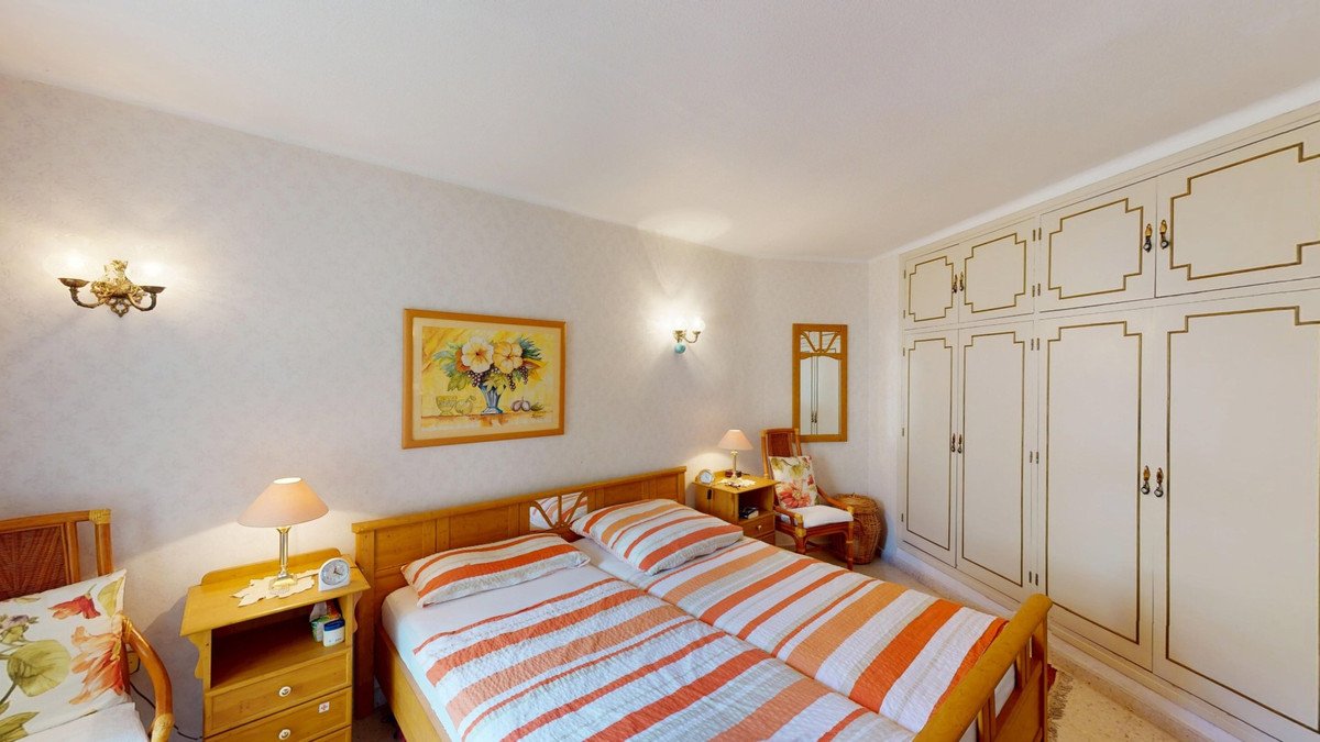 2 Bed Middle Floor Apartment in Algarrobo Costa