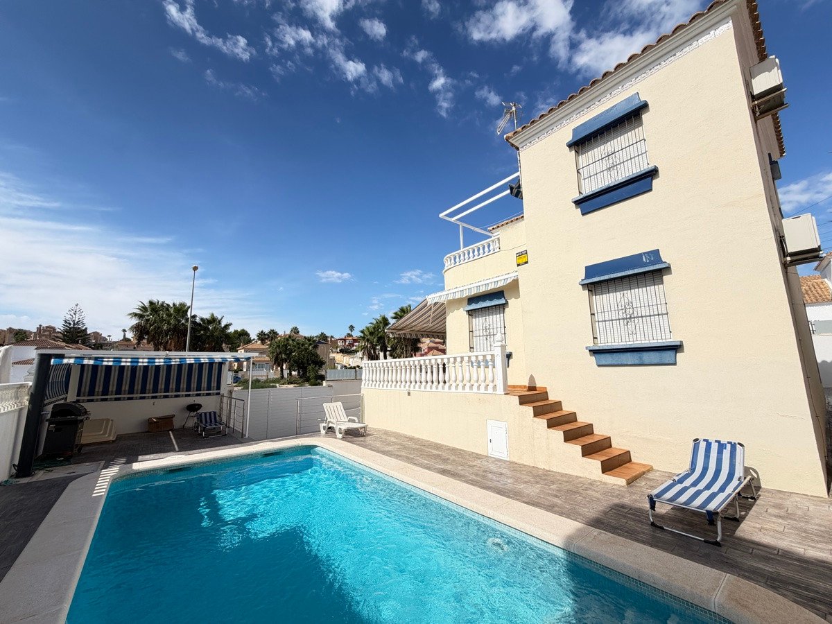 3 Bed Detached Villa in Villamartin