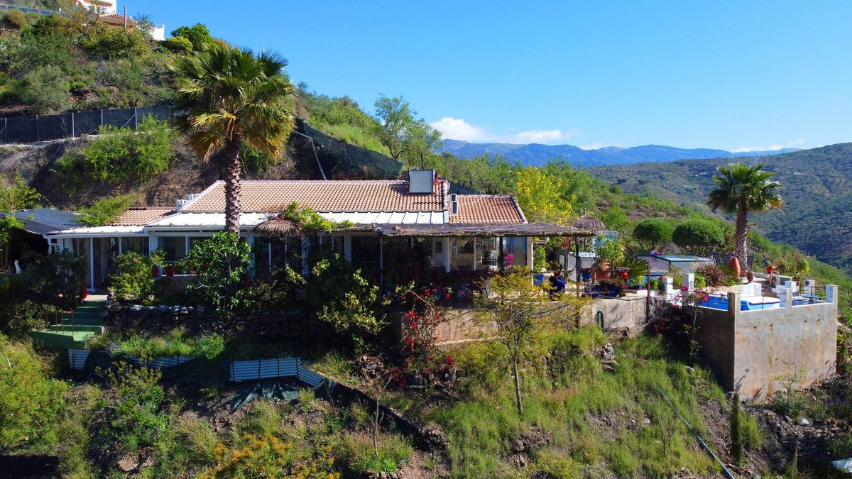 3 Bed Detached Villa in Arenas