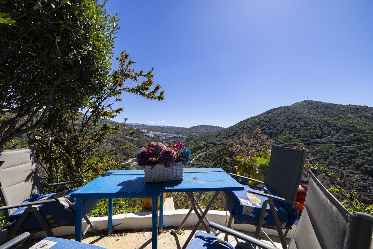 3 Bed Detached Villa in Arenas