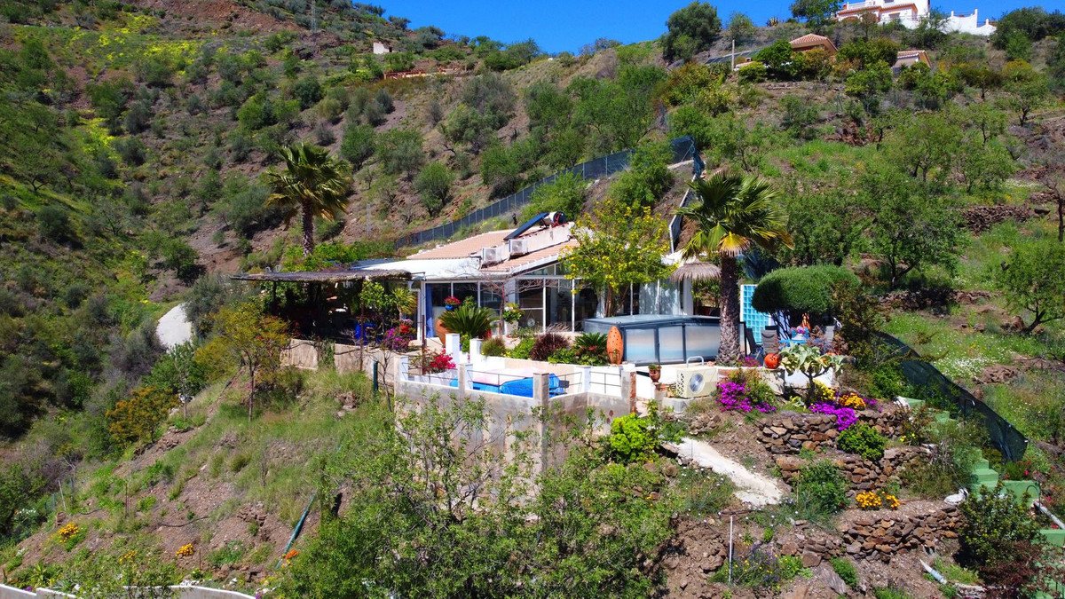 3 Bed Detached Villa in Arenas
