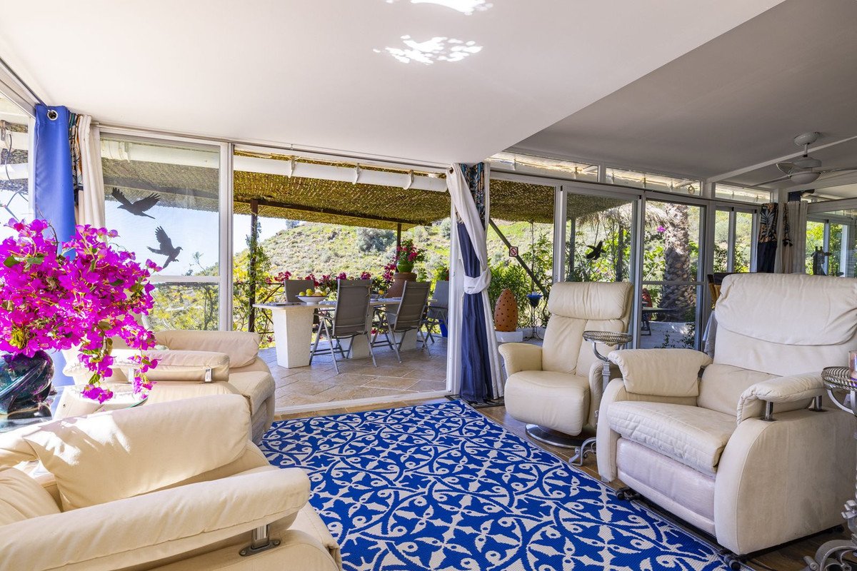 3 Bed Detached Villa in Arenas