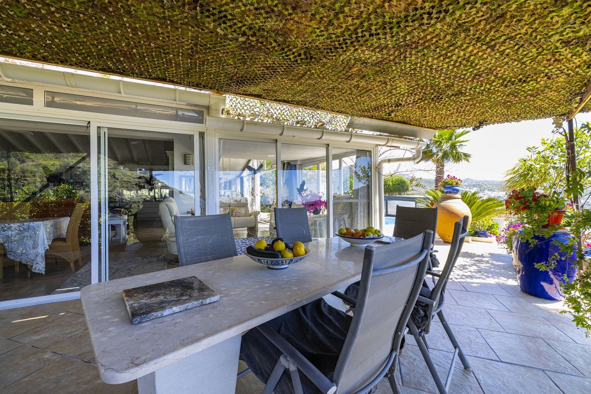 3 Bed Detached Villa in Arenas
