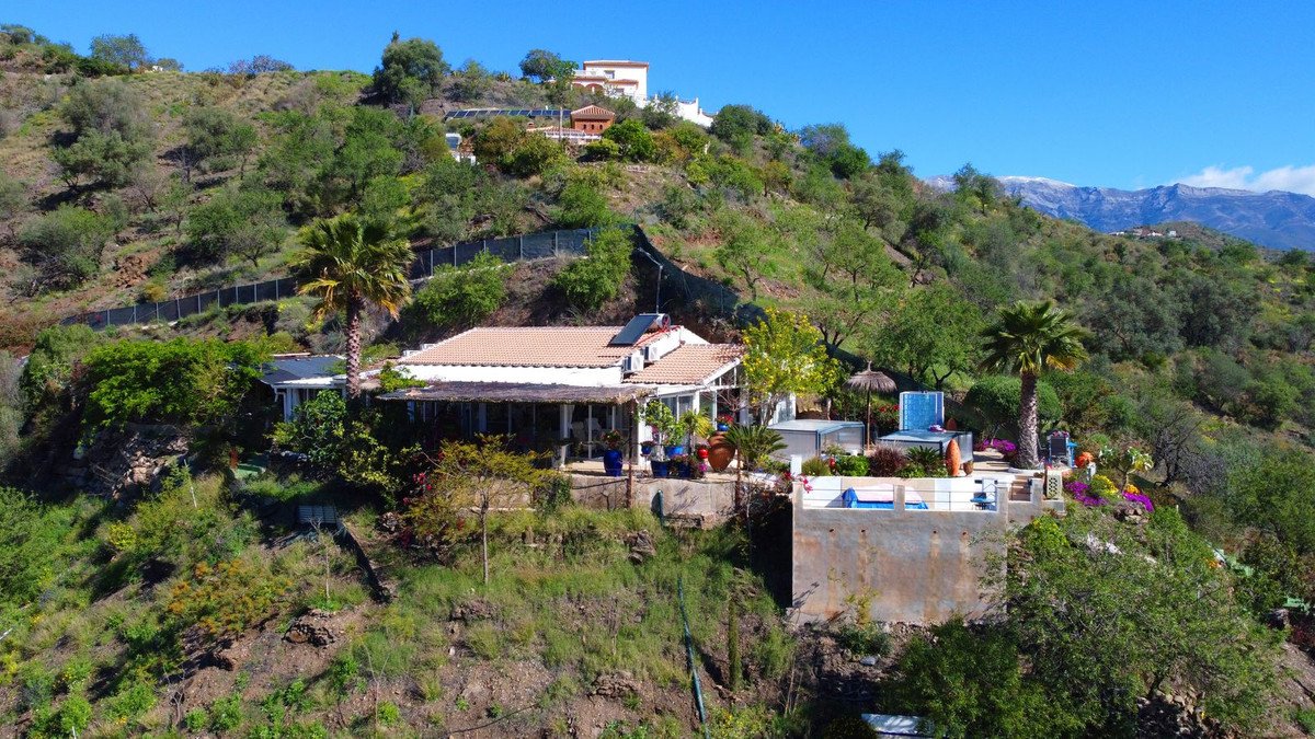 3 Bed Detached Villa in Arenas