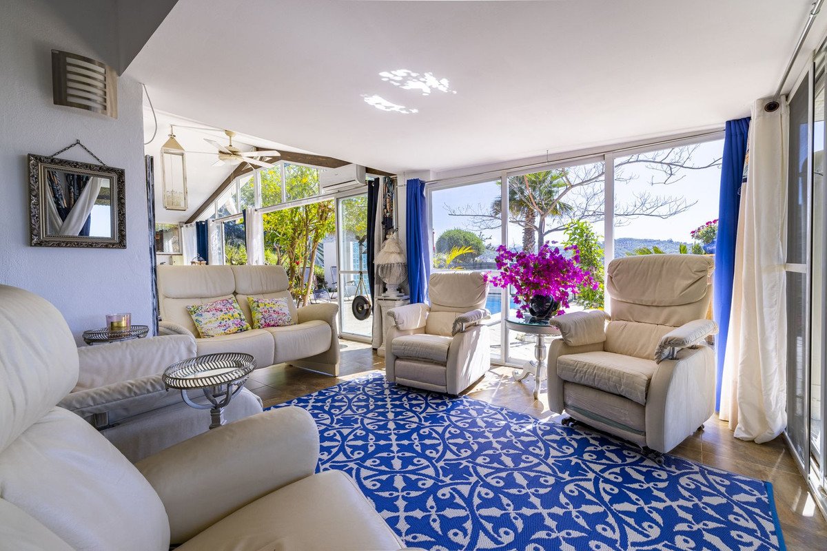 3 Bed Detached Villa in Arenas