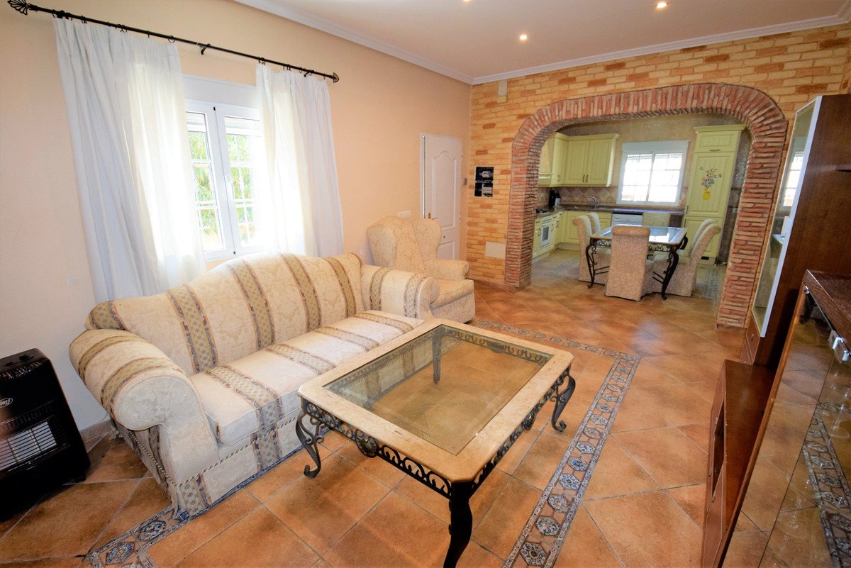 5 Bed Detached Villa in Rojales