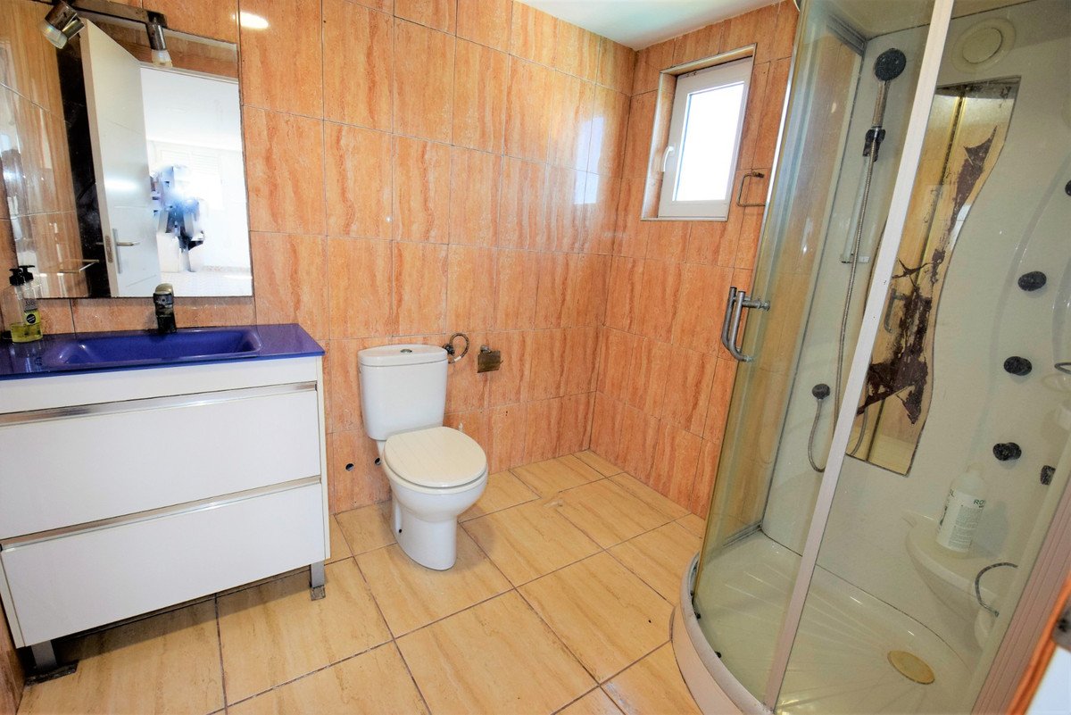 5 Bed Detached Villa in Rojales