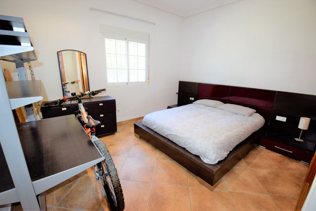 5 Bed Detached Villa in Rojales