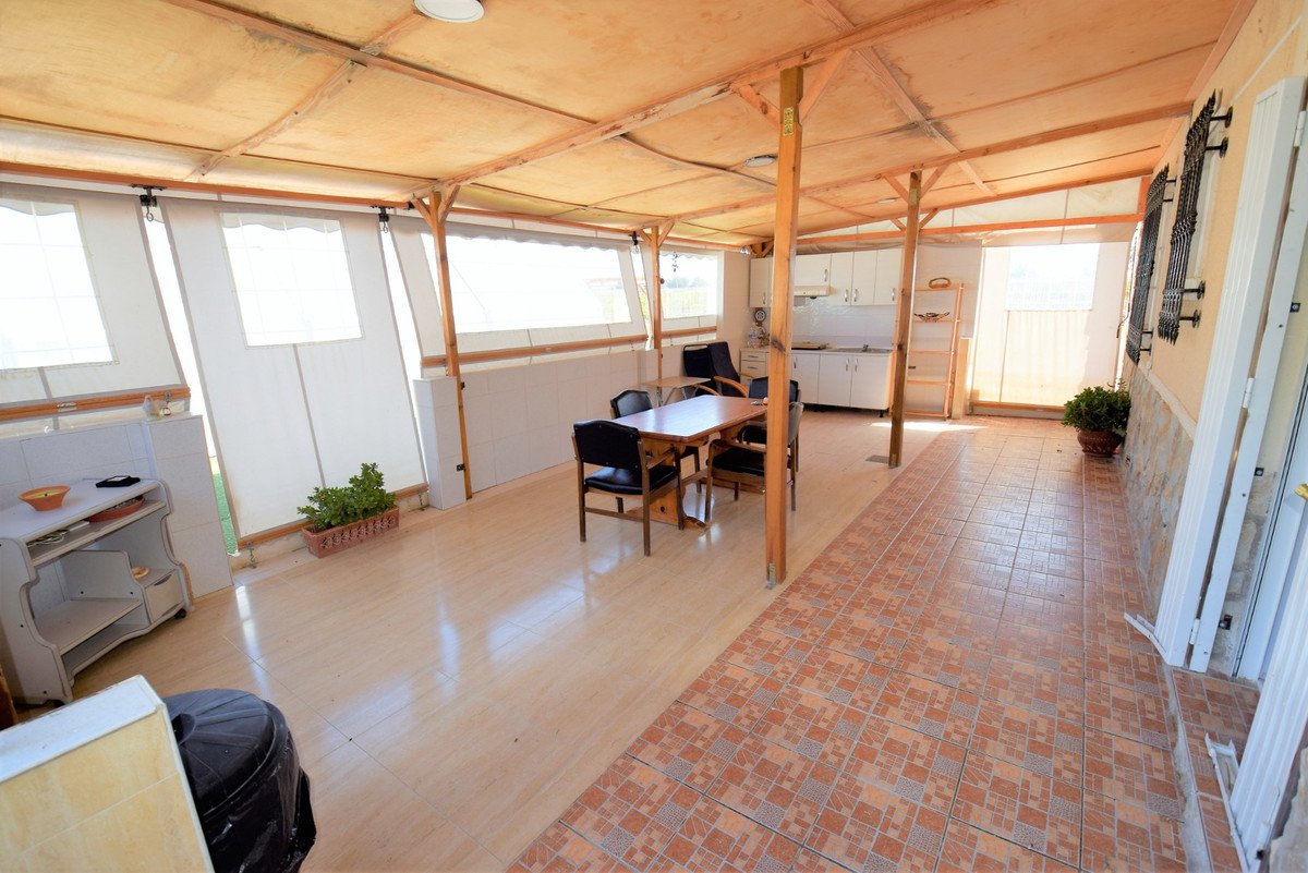 5 Bed Detached Villa in Rojales