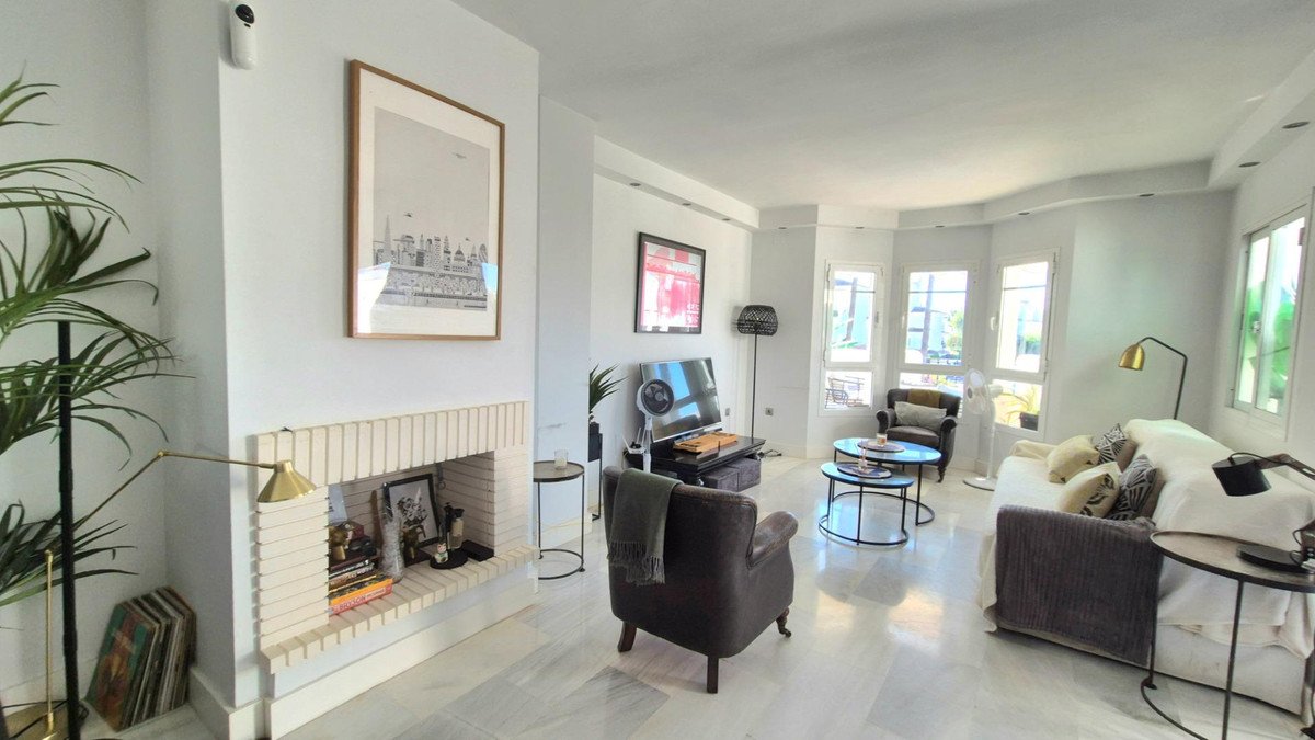 3 Bed Middle Floor Apartment in Marbella