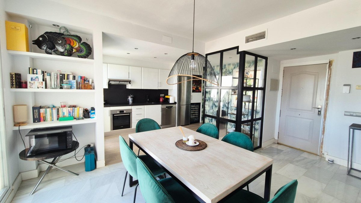 3 Bed Middle Floor Apartment in Marbella