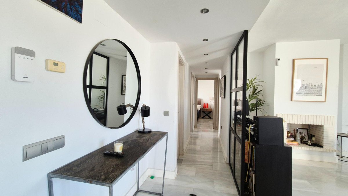 3 Bed Middle Floor Apartment in Marbella