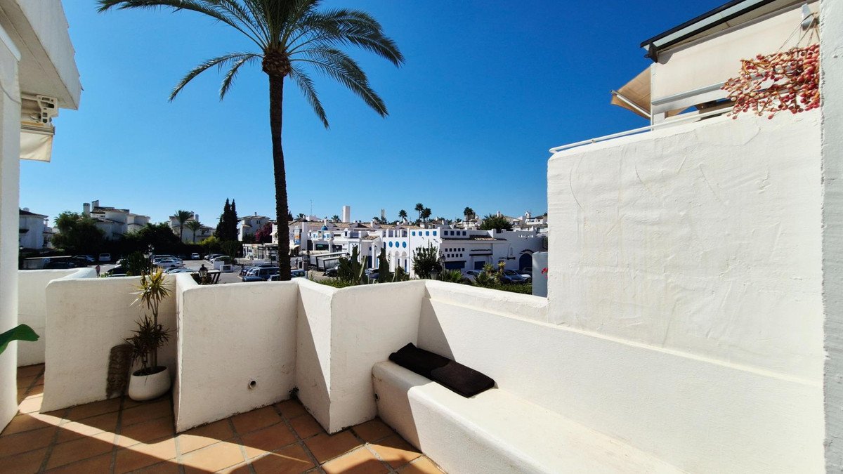 3 Bed Middle Floor Apartment in Marbella