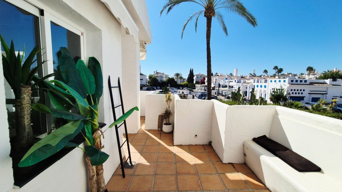 3 Bed Middle Floor Apartment in Marbella