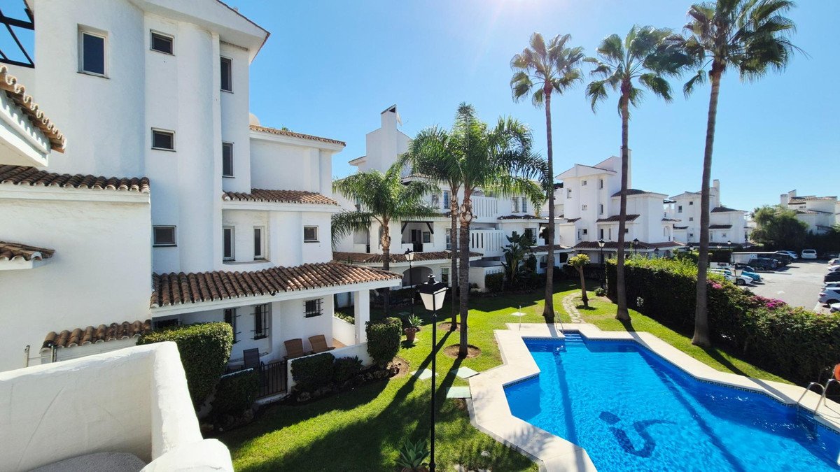 3 Bed Middle Floor Apartment in Marbella