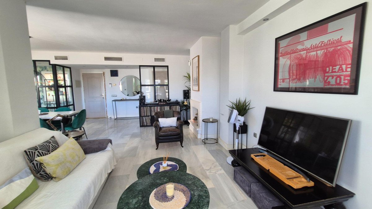 3 Bed Middle Floor Apartment in Marbella