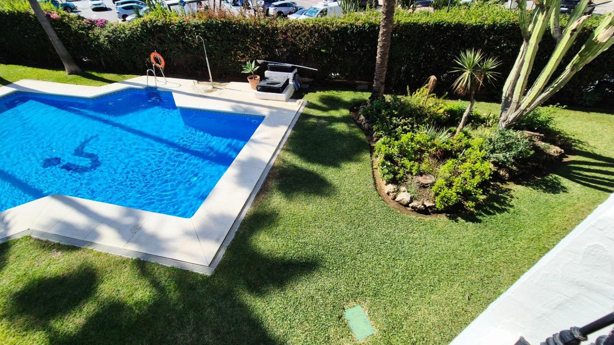3 Bed Middle Floor Apartment in Marbella