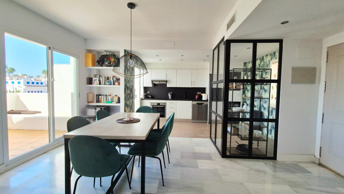 3 Bed Middle Floor Apartment in Marbella